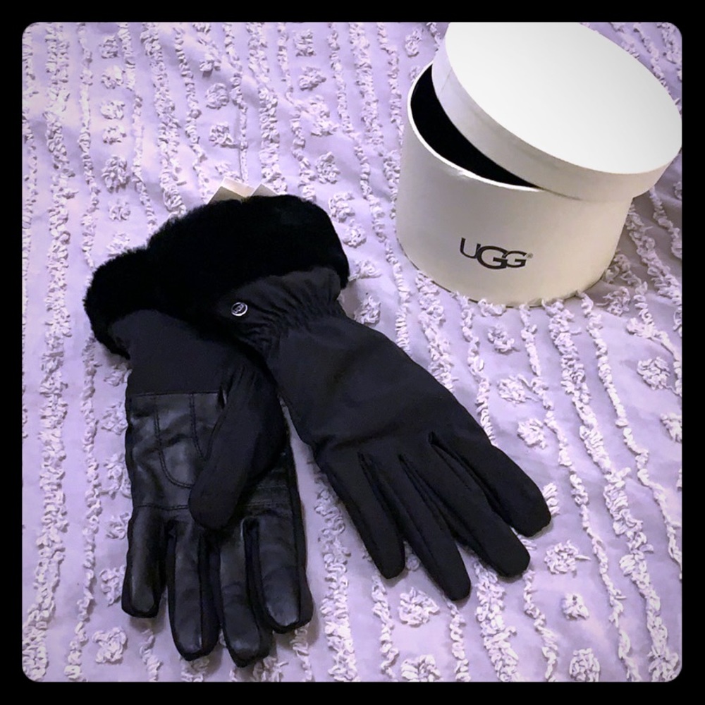Black UGG gloves